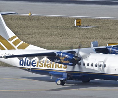 Stellenstreichungen zum Jahreswechsel: Blue Islands fliegt dann nicht mehr nach Paris, Amsterdam und Zürich.