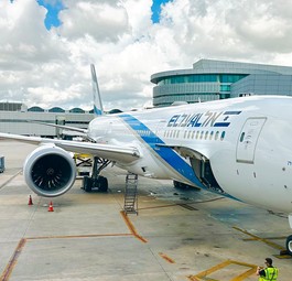 Boeing 787 von El Al: Holte Landsleute gratis in den Niederlanden ab.