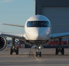 Ein A220 von Air Canada: Die kanadische Airline darf keine Flugzeugkäufe stornieren.