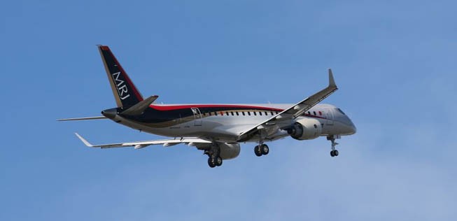 Und er fliegt doch! Am 11. November 2015 hob der Mitsubishi Regional Jet erstmals ab. 1,5 Stunden lang wurden seine Flugeigenschaften getestet.