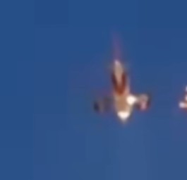 Feuerwerk und Flugzeug: Keine gute Kombination. 