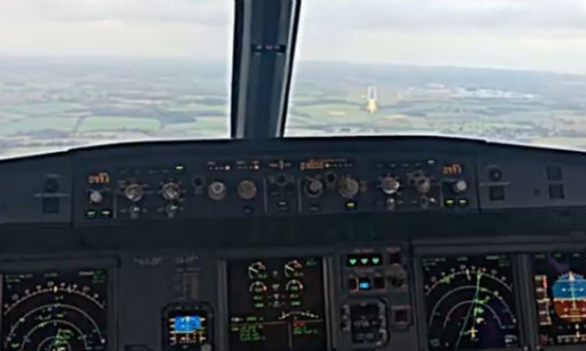 Blick ins Cockpit bei Extrem-Landung