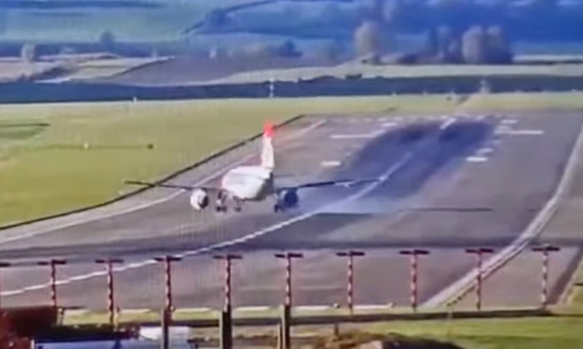 Airbus A320 von Edelweiss schlittert beinahe von der Piste