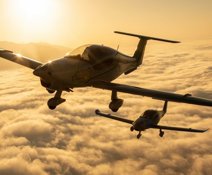 Elixir Aircraft im Flug: Die Bestandsflotte hat kürzlich die 10.000 Flugstunde absolviert.