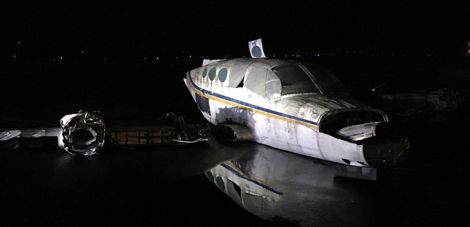 ... das Wrack der Cessna 411. Der Flieger aus dem Jahr 1965 war allerdings vorher schon in einem ähnlich schlecht Zustand.