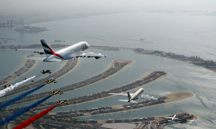 Konkurrenten feiern gemeinsam den Staatsgründer