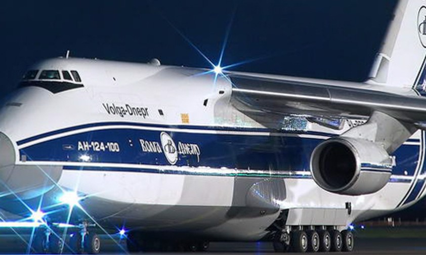 Volga-Dnepr parkt zwei Antonov An-124