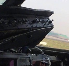 A319 von Sichuan Airlines verliert Cockpitfenster