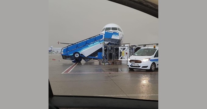 Die beschädigte Maschine von Onur Air.