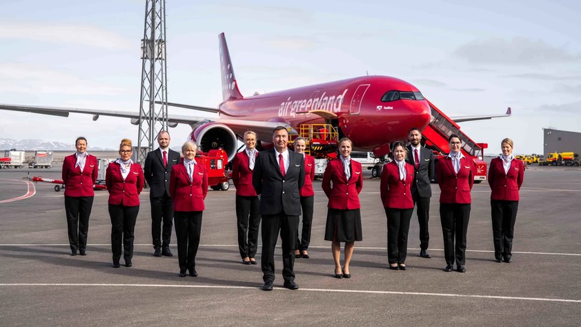 Crews von Air Greenland in den neuen Uniformen: Frisch geleidet zwischen Tradition und Moderne.