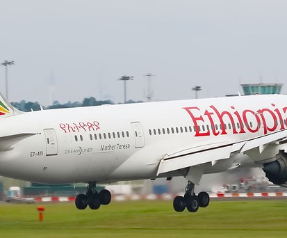 Boeing 787 benannt nach Mutter Teresa: Dieser Dreamliner von Ethiopian ist eines der Flugzeuge, denen Waffenlieferungen ins Kriegsgebiet vorgeworfen werden.