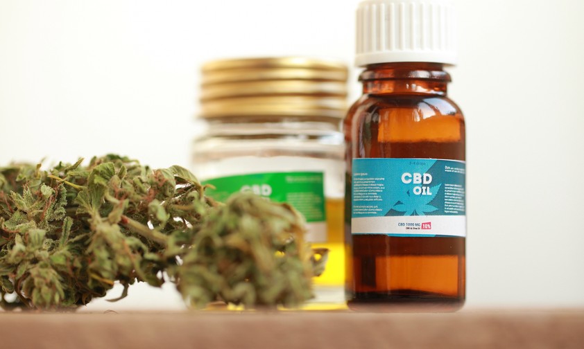CBD-Öl: Kann zu einem positiven Dorgentest führen.