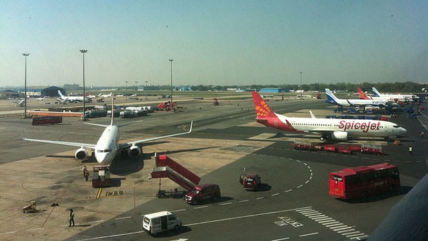 Auf Platz drei schafft es Indien mit 367 Millionen Fluggästen . Kein Wunder., allein die Flughäfen in Delhi und Mumbai kommen schon jetzt zusammen auf knapp 70 Millionen Passagiere, Tendenz steigend.