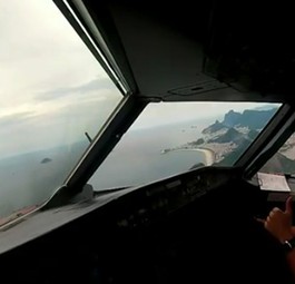 Cockpit-Kamera: Den Piloten gefällt die Aussicht offenbar auch.