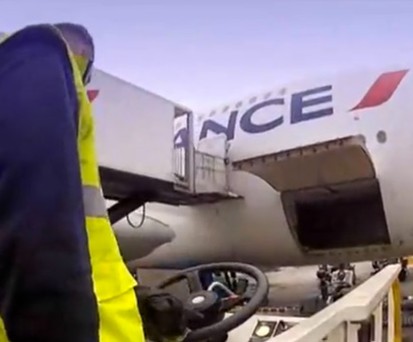 Beladung des A380: So einiges geht an Bord