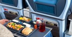 Essen in der neuen KLM-Sitzklasse: Bessere Verpflegung als in der Economy.