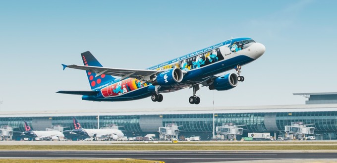 Ein Airbus A320 von Brussels Airlines in der Schlumpf-Lackierung: Damit ist bald Schluß.