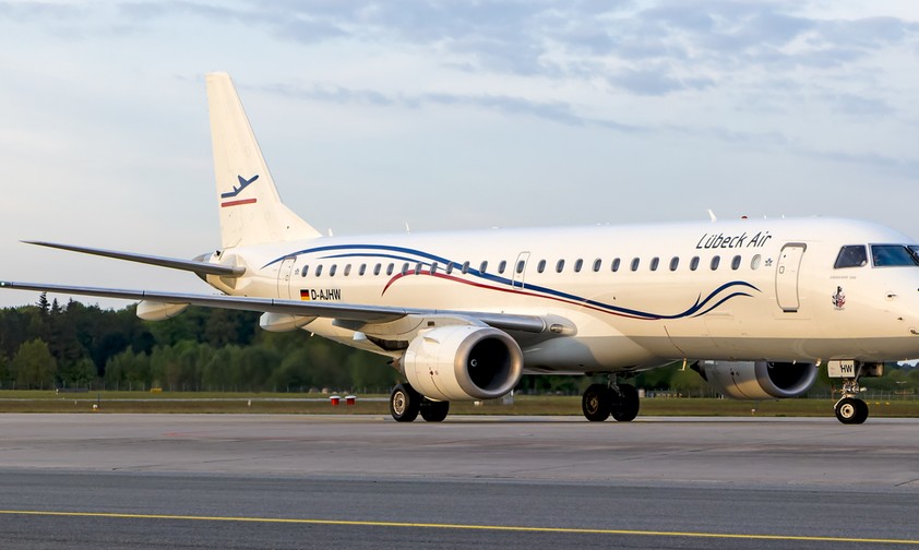 Embraer E190 in den Farben von Lübeck Air: Ein Bild der Vergangenheit.