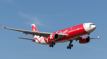 Airbus A330-300 von air Asia X: Im Juni fliegt die airline täglich nach Gatwick.