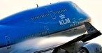 Boeing 747-400 von KLM: In Toronto auf Auto gerollt.