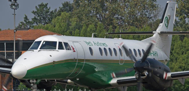 Auch die nepalesische Yeti Airlines fliegt noch regelmäßig mit dem Flieger.