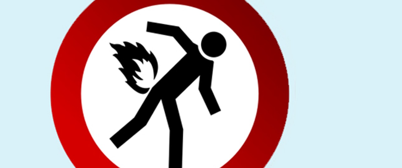 Warnschild: Im Flugzeug nicht angebracht.
