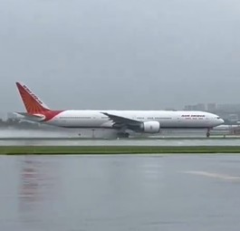 Das Ersatzflug beim Start in Mumbai: Holt Reisende und Crew aus Krasnojarsk ab.