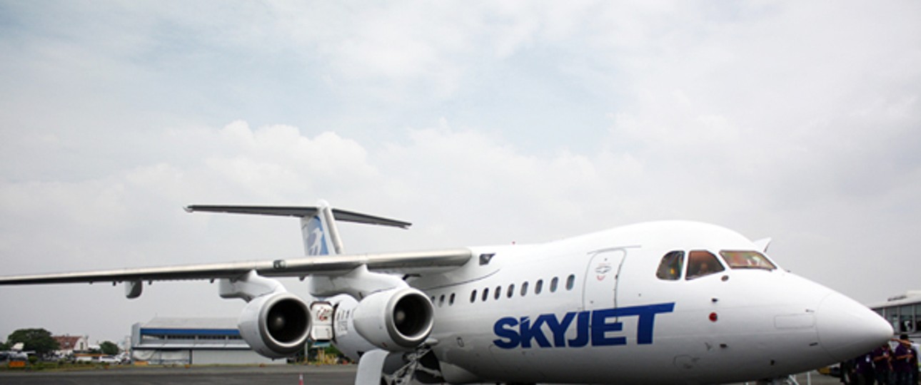 Mit dem Avro RJ85 fliegt Skyjet Flugplätze an, welche bisher kaum erschlossen waren.
