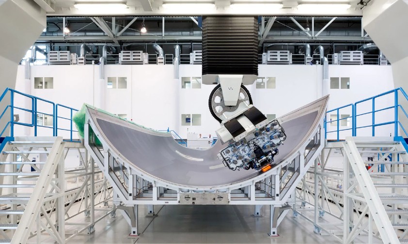 Seitenschalen-Produktion bei Premium Aerotec in Augsburg: Der A321 ist nur eines der Airbus-Modelle, für die der Zulieferer Teile herstellt.