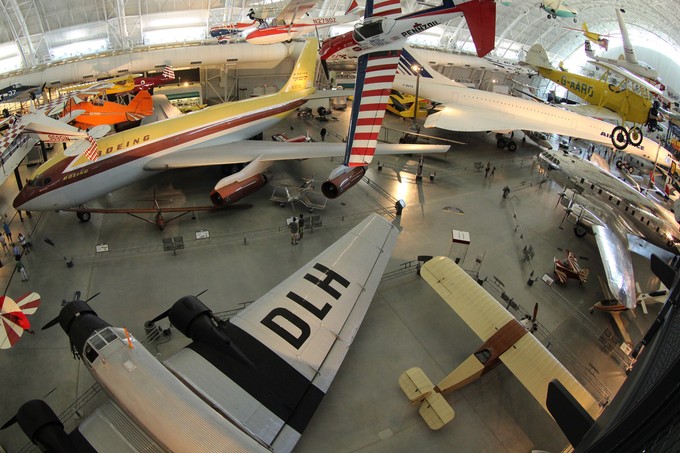 Die Sammlung von Flugzeugen und Raumfahrzeugen der Smithsonian Institution ist die größte der Welt.