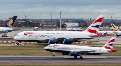 Zwei Airbus-Maschine von British Airways in Heathrow: Die Regierung hat sich für den Entwurf mit einer 3500 Meter langen Piste entschieden.  