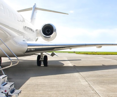 Businessjet am Flughafen: In Indien ist das enorm aufwändig.