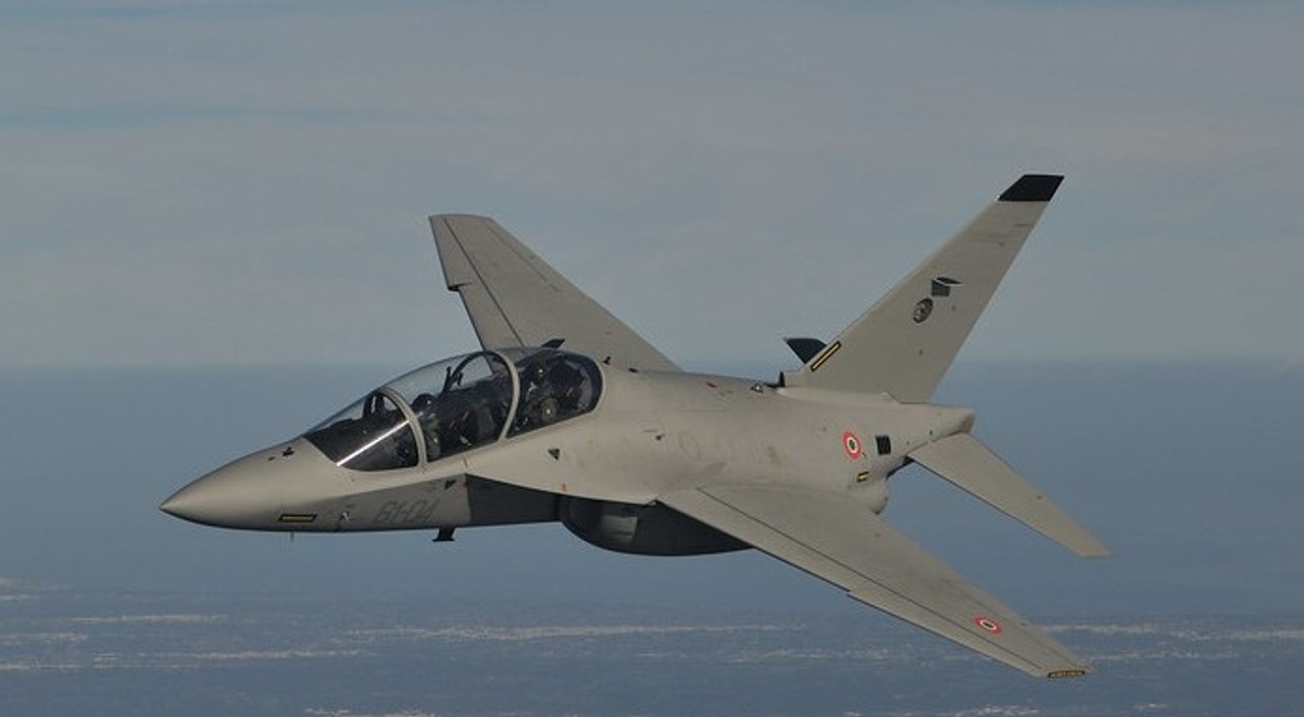 Leonardo M-346: Österreich entscheid sich für den leichten Kampfflieger aus Italien.