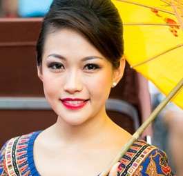 «Singapore Girl»: So nennt die Airline die Flugbegleiterinnen. Mutterschaft passte da offenbar lange nicht dazu.