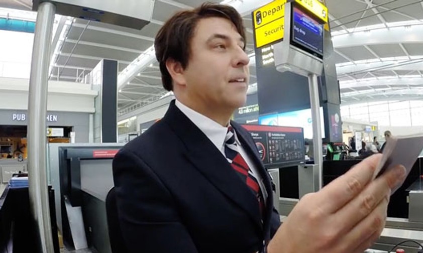 Wenn der Mann am Check-in skurrile Fragen stellt