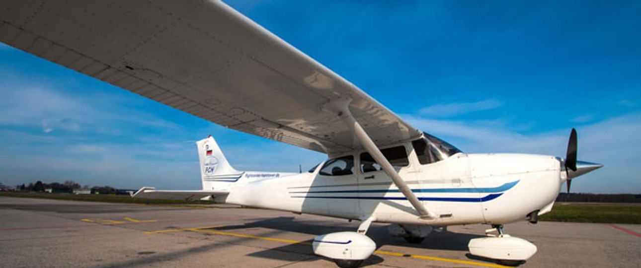 Privatflugzeug: Vor dem Start ist eine genaue Kontrolle wichtig.