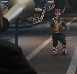 Weihnachtsspot 2025 von Aena: Elfen spielen eine zentrale Rolle.