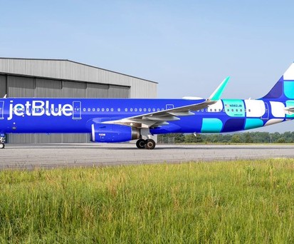 Der erste Jet von Jetblue in der neuen Lackierung.