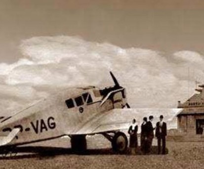 Eine Junkers F 13 von Varig am Flughafen São João von Porto Alegre.