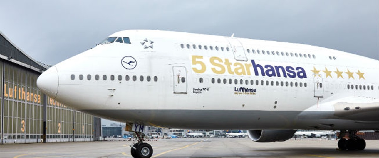 Spezialbemalung von Lufthansa: Die Airline feiert den fünften Stern.