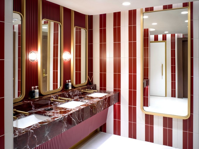 Die Waschräume sind im Art-Déco-Stil gestaltet.