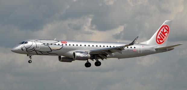 Embraer E190 von Fly Niki: Bald für Helvetic unterwegs.
