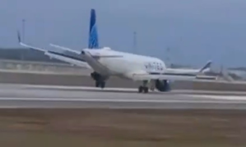 united airlines airbus a321 neo nosewheel