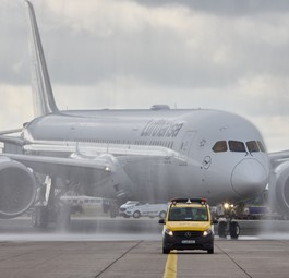 lufthans boeing 787 9 d abpf