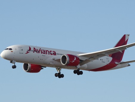 Boeing 787 von Avianca: Ein Influencer soll eine Stinkbombe während eines Transatlantikfluges gezündet haben.