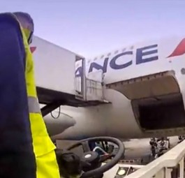 Beladung des A380: So einiges geht an Bord