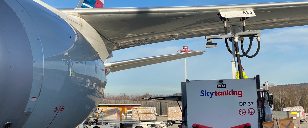 Flugzeugbetankung: Wird teurer.