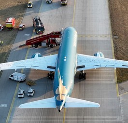 Die Boeing 787 von Vietnam Airlines nach der Landung in München: Was sorgte für die Bremsungen?