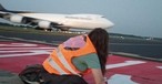 Bild von einer der Aktionen: Festgeklebt auf Rollwegen.