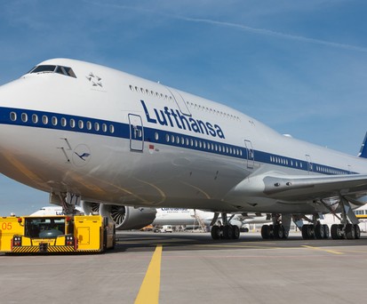 lufthansa boeing 747 8 d abyt retro